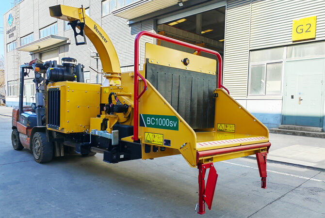 Máy băm cành cây BC1000SV gắn xe tải