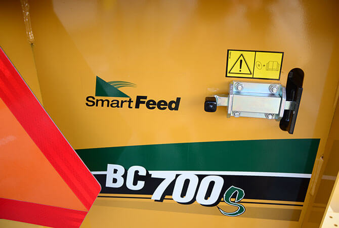 Máy băm cành cây giá rẻ BC700SV Vermeer