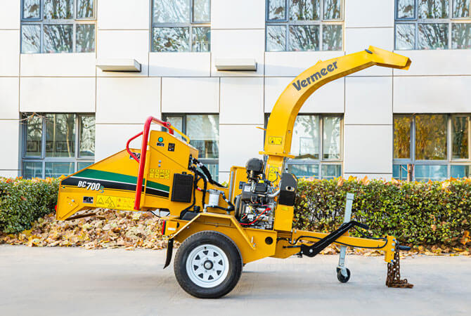 Máy băm cành cây giá rẻ BC700SV Vermeer